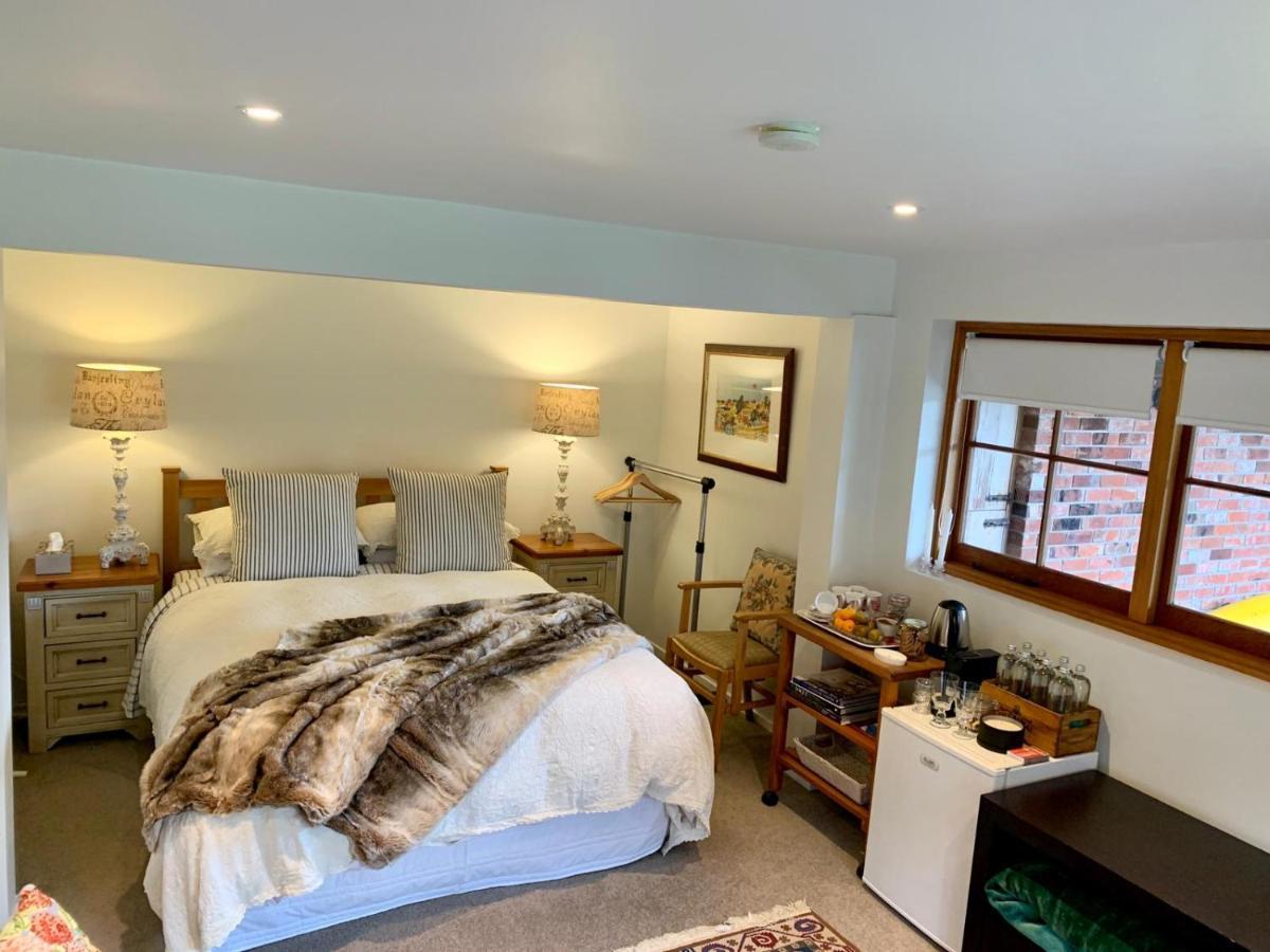 Mill Cottage - Boutique Accommodation And Garden Akaroa Eksteriør billede