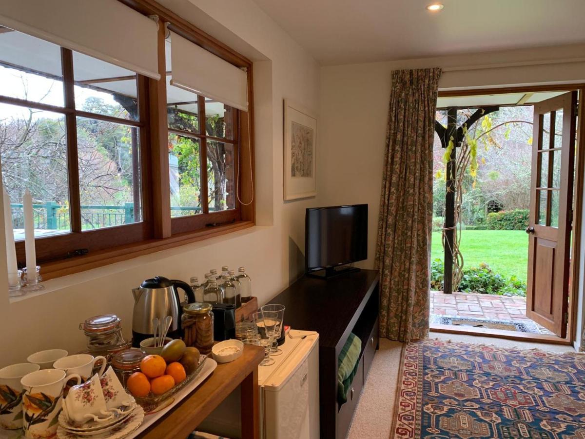 Mill Cottage - Boutique Accommodation And Garden Akaroa Eksteriør billede